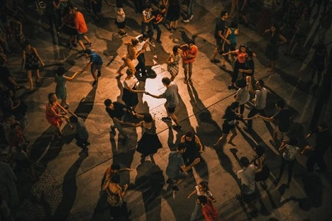 5-Fun-Dance-Scenes-in-Movies-1