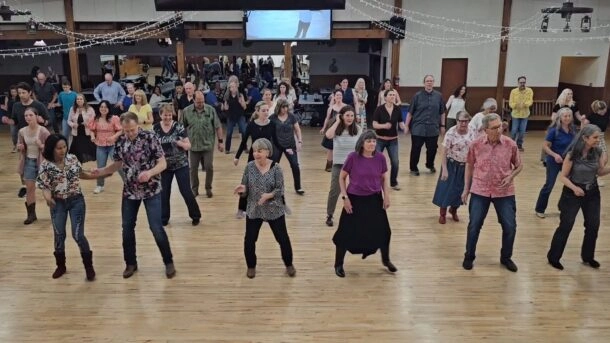 Line-Dancers-Lesson-Photo-Cropped-610x343-1